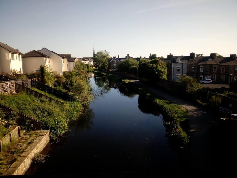 ランカスターThe Staithe By The Canal.アパートメント エクステリア 写真